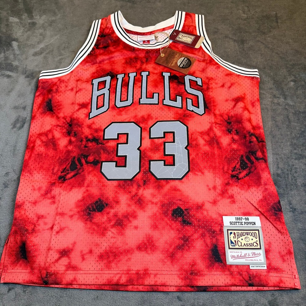 Mitchell & Ness Chicago Bulls Scottie Pippen Swingman Jersey Red Mens Large NWT
